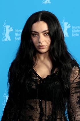 Charli XCX beim -The Moment- Photocall im Rahmen der 76. Internationale Filmfestspiele Berlinale am 14.02.2026 in Berlin The Moment Photo Call in Berlin mit Charli XCX