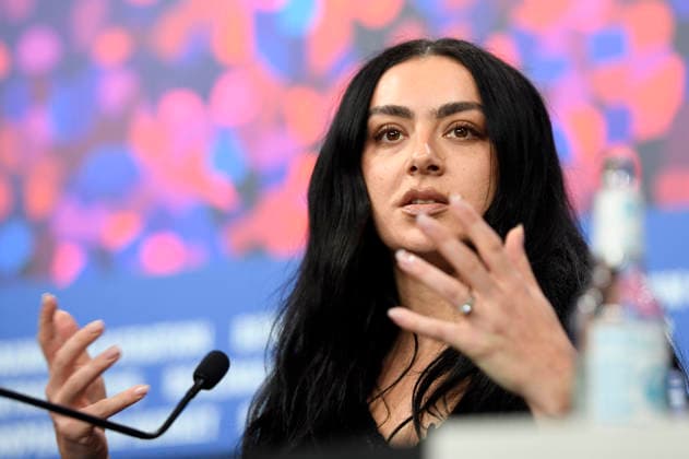 Charli xcx bei der Pressekonferenz zum Kinofilm The Moment auf der Berlinale 2026 76. Internationale Filmfestspiele Berlin im Hotel Grand Hyatt. Berlin, 14.02.2026