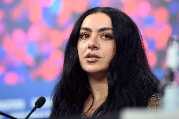 Charli xcx bei der Pressekonferenz zum Kinofilm The Moment auf der Berlinale 2026 76. Internationale Filmfestspiele Berlin im Hotel Grand Hyatt. Berlin, 14.02.2026