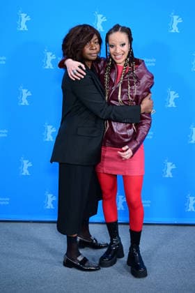 Katy Correa L et D Johé Kouadio embrace during a photo call for the film Dao presented in competition at the 76th Berlinale, Europe s first major film festival of the year, in Berlin on February 14, 2026 Romain Doucelin at the photocall for the film Doa during the 76th Berlinale International Film Festival Berlin 2026 , February 14, 2026 Romain Doucelin Bestimage Cast and crew pose at the Dao photocall during the 76th Berlinale International Film Festival Berlin at Grand Hyatt Hotel on February 14, 2026 in Berlin, Germany Berlin Allemagne  Copyright: xRomainxDoucelinx xBestimagexRomainxDoucelinx xBestimagex