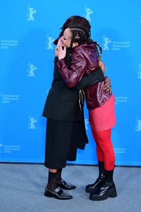 Katy Correa L et D Johé Kouadio embrace during a photo call for the film Dao presented in competition at the 76th Berlinale, Europe s first major film festival of the year, in Berlin on February 14, 2026 Romain Doucelin at the photocall for the film Doa during the 76th Berlinale International Film Festival Berlin 2026 , February 14, 2026 Romain Doucelin Bestimage Cast and crew pose at the Dao photocall during the 76th Berlinale International Film Festival Berlin at Grand Hyatt Hotel on February 14, 2026 in Berlin, Germany Berlin Allemagne  Copyright: xRomainxDoucelinx xBestimagexRomainxDoucelinx xBestimagex