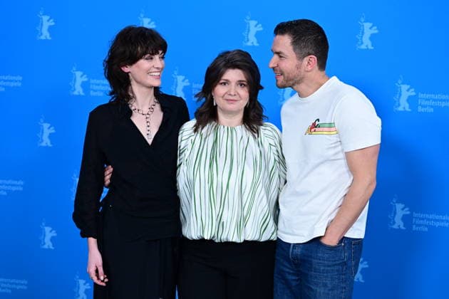 Violet Braeckman, director Teodora Ana Mihai and Matteo Simoni at the Heysel 85 photocall during the 76th Berlinale International Film Festival Berlin 2026 , February 14, 2026 Romain Doucelin Bestimage The Heysel 85 photocall during the 76th Berlinale International Film Festival Berlin at Grand Hyatt Hotel on February 14, 2026 in Berlin, Germany Berlin Allemagne  Copyright: xRomainxDoucelinx xBestimagexRomainxDoucelinx xBestimagex