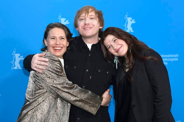 Seidi Haarla, Rupert Grint und Hanna Bergholm beim Photocall zum Kinofilm Yön lapsi Nightborn auf der Berlinale 2026 76. Internationale Filmfestspiele Berlin im Hotel Grand Hyatt. Berlin, 14.02.2026