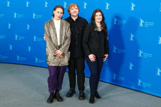 Seidi Haarla, Rupert Grint und Hanna Bergholm beim Photocall zum Kinofilm Yön lapsi Nightborn auf der Berlinale 2026 76. Internationale Filmfestspiele Berlin im Hotel Grand Hyatt. Berlin, 14.02.2026