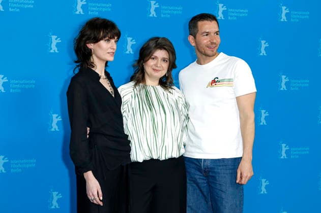 Violet Braeckman, Teodora Ana Mihai und Mattee Simoni beim Photocall zum Kinofilm Heysel 85 auf der Berlinale 2026 76. Internationale Filmfestspiele Berlin im Hotel Grand Hyatt. Berlin, 14.02.2026