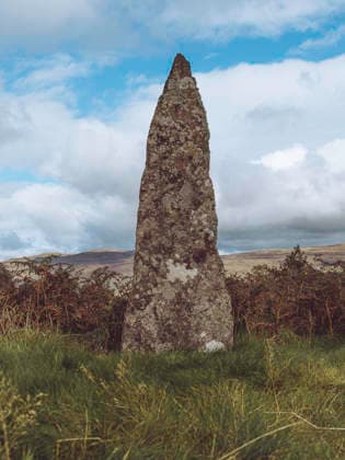 Stehender Stein von Ulva, vor der Isle of Mull in Schottland Standing stone of Ulva, off the Isle of Mull in Scotland (License=RF) Copyright: xZoonar.com DavexHarrison-Wardx 24631236