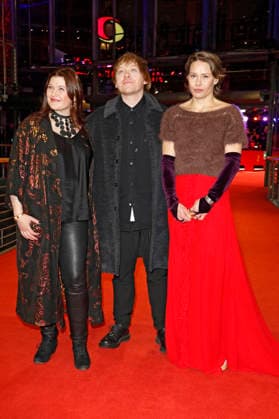 Hanna Bergholm, Rupert Grint und Seidi Haarla bei der Premiere des Kinofilms Yön lapsi Nightborn auf der Berlinale 2026 76. Internationale Filmfestspiele Berlin im Berlinale Palast. Berlin, 14.02.2026