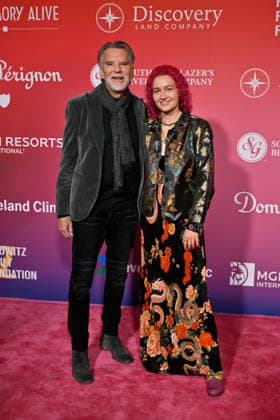 Feb. 14, 2026 - Las Vegas, Nevada, U.S. - Musician Kenny Loggins (L) and singer Hunter Hawkins attend the annual Keep Memory Alive Power of Love gala benefit for the Cleveland Clinic Lou Ruvo Center for Brain Health at MGM Grand Garden Arena on February 14, 2026 in Las Vegas, Nevada. Las Vegas USA - ZUMAbk3_ 20260214_zaf_bk3_063 Copyright: xDavidxBeckerx