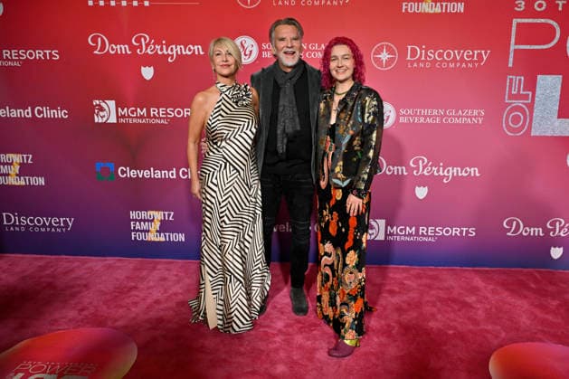 Feb. 14, 2026 - Las Vegas, Nevada, U.S. - (L-R) Lisa Loggins, musician Kenny Loggins and singer Hunter Hawkins attend the annual Keep Memory Alive Power of Love gala benefit for the Cleveland Clinic Lou Ruvo Center for Brain Health at MGM Grand Garden Arena on February 14, 2026 in Las Vegas, Nevada. Las Vegas USA - ZUMAbk3_ 20260214_zaf_bk3_065 Copyright: xDavidxBeckerx