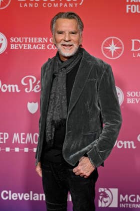 Feb. 14, 2026 - Las Vegas, Nevada, U.S. - Musician Kenny Loggins attends the annual Keep Memory Alive Power of Love gala benefit for the Cleveland Clinic Lou Ruvo Center for Brain Health at MGM Grand Garden Arena on February 14, 2026 in Las Vegas, Nevada. Las Vegas USA - ZUMAbk3_ 20260214_zaf_bk3_076 Copyright: xDavidxBeckerx