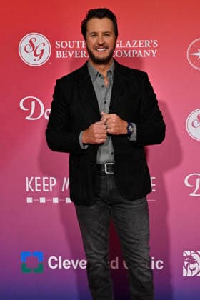 Feb. 14, 2026 - Las Vegas, Nevada, U.S. - Musician Luke Bryan attends the annual Keep Memory Alive Power of Love gala benefit for the Cleveland Clinic Lou Ruvo Center for Brain Health at MGM Grand Garden Arena on February 14, 2026 in Las Vegas, Nevada. Las Vegas USA - ZUMAbk3_ 20260214_zaf_bk3_128 Copyright: xDavidxBeckerx