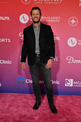 Feb. 14, 2026 - Las Vegas, Nevada, U.S. - Musician Luke Bryan attends the annual Keep Memory Alive Power of Love gala benefit for the Cleveland Clinic Lou Ruvo Center for Brain Health at MGM Grand Garden Arena on February 14, 2026 in Las Vegas, Nevada. Las Vegas USA - ZUMAbk3_ 20260214_zaf_bk3_136 Copyright: xDavidxBeckerx