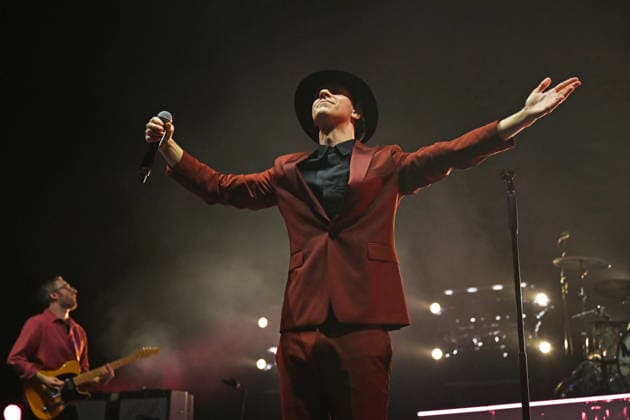 MaxÃ¯mo Park performing at Brixton Academy LONDON, ENGLAND - FEBRUARY 14: Paul Smith of ˜MaxÃ¯mo Park™ performing at Brixton Academy on February 14, 2026 in London, England. CAP MAR MAR Great Britain Copyright: xMartinxHarris CapitalxPicturesx