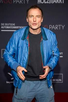Mark Waschke zu Gast auf dem roten Teppich bei der Medienboard Party 2026 auf der 76. Berlinale 2026 am Holzmarkt am Samstag 14.Februar 2026 in Berlin Berlin Deutschland