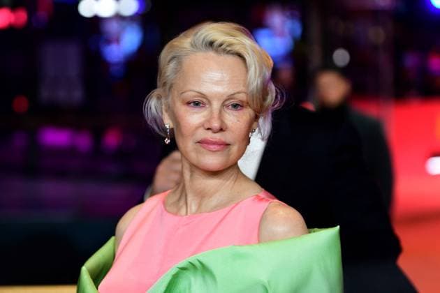 Pamela Anderson à la première du film Rosebush Pruning lors de la 76ème édition du festival international du film de Berlin La Berlinale 2026 , le 14 février 2026 Romain Doucelin Bestimage Celebrities attend the premiere of Rosebush Pruning during the 76th Berlinale, Berlin International Film Festival, at the Berlinale Palast, on February 14, 2026 in Berlin, Germany Berlin Allemagne  Copyright: xRomainxDoucelinx xBestimagexRomainxDoucelinx xBestimagex