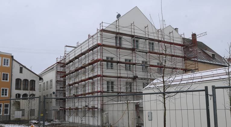 15.02.2026, Braunau am Inn, AUT, Unterwegs in Oberösterreich, Themenbild, Symbolbild, Verschiedene Themenbilder, Reportage, Umbau, Hitler Haus, Geburtshaus, Baufortschritt, NEUE PI Braunau, im Bild Außenansicht, Verschiedene Ansichten, *** 15 02 2026, Braunau am Inn, AUT, On the road in Upper Austria, Theme picture, Symbolic picture, Various theme pictures, Reportage, Reconstruction, Hitler house, Birthplace, Construction progress, NEW Braunau PI, in the picture Exterior view, Various views,