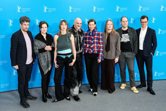 Berlin Berlinale, 76. internationale Filmfestspiele Berlin 2026 Photo Call ROSE Tobias Walker (Producer) Marisa Growaldt (Schauspieler Actor) Caro Braun (Schauspielerin Actor) Markus Schleinzer (Regisseur, Drehbuchautor Director, Screenwriter) Sandra Hüller (Schauspielerin Actor) Emma Bahlmann (Schauspielerin Actor) Godehard Giese (Schauspieler Actor) Johannes Schubert (Produzent Producer) Berlinale, 76. internationale Filmfestspiele Berlin 2026, 15.02.2026 Copyright: xEibner-Pressefoto RogerxBuerkex EP_RBE