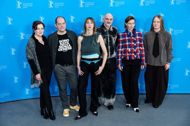 Berlin Berlinale, 76. internationale Filmfestspiele Berlin 2026 Photo Call ROSE Marisa Growaldt (Schauspieler Actor) Godehard Giese (Schauspieler Actor) Caro Braun (Schauspielerin Actor) Markus Schleinzer (Regisseur, Drehbuchautor Director, Screenwriter) Sandra Hüller (Schauspielerin Actor) Emma Bahlmann (Schauspielerin Actor) Berlinale, 76. internationale Filmfestspiele Berlin 2026, 15.02.2026 Copyright: xEibner-Pressefoto RogerxBuerkex EP_RBE