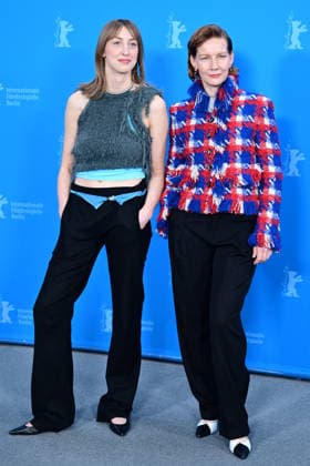 Caro Braun and Sandra Hüller at the Rose photocall during the 76th Berlinale International Film Festival Berlin 2026 , February 15, 2026 Romain Doucelin Bestimage The Rose photocall during the 76th Berlinale International Film Festival Berlin at Grand Hyatt Hotel on February 15, 2026 in Berlin, Germany Berlin Allemagne  Copyright: xRomainxDoucelinx xBestimagexRomainxDoucelinx xBestimagex