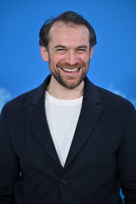 76th Berlin Film Festival Photocall Dust Arieh Worthalter attending the photocall of the movie Dust during 76th Berlin International Film Festival in Berlin, Germany on 15 February 2026. Photo by Julien Reynaud APS-Medias ABACAPRESS.COM Berlin  Copyright: xReynaudxJulien APS-Medias ABACAx