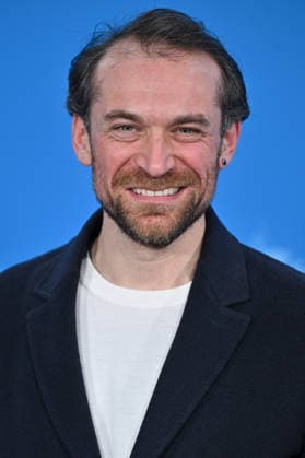 76th Berlin Film Festival Photocall Dust Arieh Worthalter attending the photocall of the movie Dust during 76th Berlin International Film Festival in Berlin, Germany on 15 February 2026. Photo by Julien Reynaud APS-Medias ABACAPRESS.COM Berlin  Copyright: xReynaudxJulien APS-Medias ABACAx