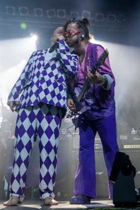 Stumpen und Buzz Dee von Knorkator live bei einem Konzert der Aller guten Dinge sind 30! -Tour im Capitol. Hannover, 14.02.2026