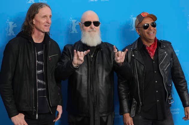 Sam Dunn, Rob Halford und Tom Morello beim Photocall zum Dokumentarfilm The Ballad of Judas Priest auf der Berlinale 2026 76. Internationale Filmfestspiele Berlin im Hotel Grand Hyatt. Berlin, 15.02.2026