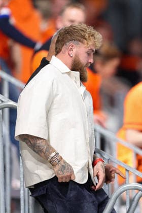 Winter Olympics - Jake Paul At Milano Speed Skating Stadium American professional boxer, youtuber influencer and actor, Jake Paul of the United States is seen in the stands watching his fiancee Jutta Leerdam of Team The Netherlands during the Speed Skating Women s 500m on day nine of the Milano Cortina 2026 Winter Olympic games at Milano Speed Skating Stadium on February 15, 2026 in Milan, Italy. Photo by Alexis Jumeau ABACAPRESS.COM Milan Italy  Copyright: xJumeauxAlexis ABACAx