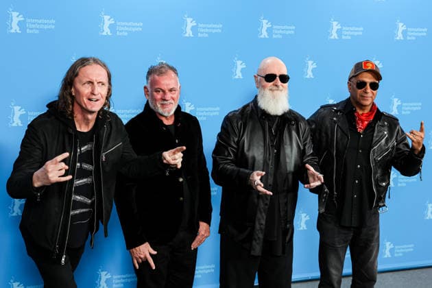 Berlin Berlinale, 76. internationale Filmfestspiele Berlin 2026 Photo Call THE BALLAD OF JUDAS PRIEST Sam Dunn (Regisseur Director) Scot McFadyen Rob Halford (Protagonist) Tom Morello (Regisseur Director) Berlinale, 76. internationale Filmfestspiele Berlin 2026, 15.02.2026 Copyright: xEibner-Pressefoto RogerxBuerkex EP_RBE
