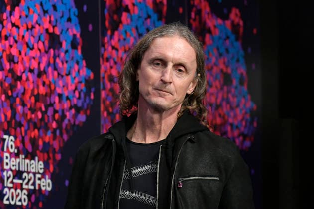 Sam Dunn bei der Pressekonferenz zum Dokumentarfilm The Ballad of Judas Priest auf der Berlinale 2026 76. Internationale Filmfestspiele Berlin im Hotel Grand Hyatt. Berlin, 15.02.2026