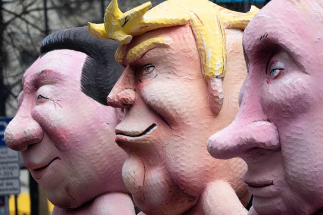 News Bilder des Tages February 15, 2026, Frankfurt, Hesse, Germany: A satirical carnival float mocking Chinese President Xi Jinping, US President Donald Trump, and Russian President Vladimir Putin takes part in the carnival parade in Frankfurt, Germany. Frankfurt Germany - ZUMAb332 20260215_zip_b332_015 Copyright: xMatiasxBasualdox