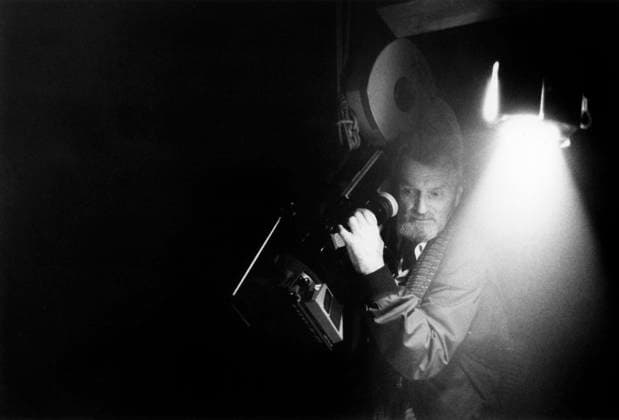 RECORD DATE NOT STATED Conrad L. Hall on the set of Tequila Sunrise EDITORIAL USE ONLY  Copyright: x