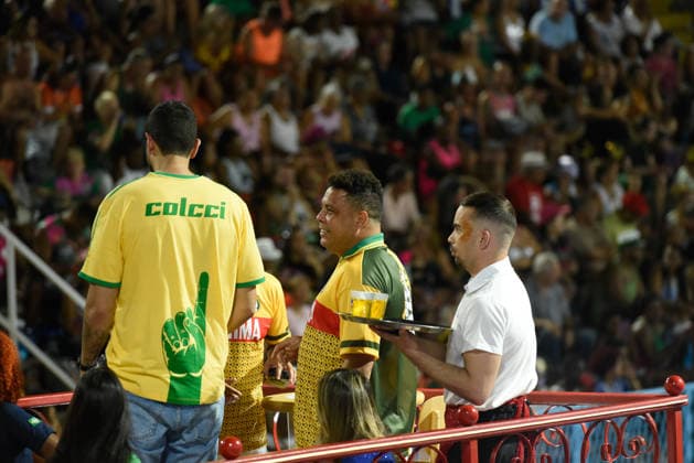 RIO DE JANEIRO, RJ - 15.02.2026: SAMBA SCHOOL PARADE, RIO CARNIVAL 2026 - Former player Ronaldo Nazario was present at the Rio de Janeiro sambadrome this Sunday (15). x2886835x  CarlosxSanttos