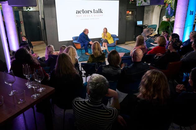 Actors Talk bei Cupra in Berlin mit JellaHase Berlin Georg Seitz, Jella Haase (in Prada) 76. Internationale Filmfestspiele Berlin - Actors Talk in der Cupra City Garage mit JellaHase Copyright: xEventpressxRadkex