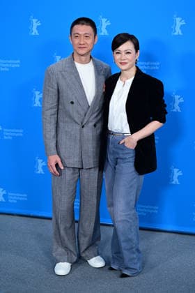 Andi Lim et Yeo Yann Yann au photocall du film We Are All Strangers lors de la 76ème édition du festival international du film de Berlin La Berlinale 2026 , le 16 février 2026 Romain Doucelin Bestimage The Wo Men Bu Shi Mo Sheng Ren We Are All Strangers photocall during the 76th Berlinale International Film Festival Berlin at Grand Hyatt Hotel on February 16, 2026 in Berlin, Germany Berlin Allemagne  Copyright: xRomainxDoucelinx xBestimagexRomainxDoucelinx xBestimagex