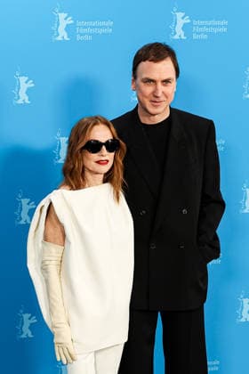 76. Berlinale, Die Blutgräfin Photocall Berlin Berlinale, 76. internationale Filmfestspiele Berlin 2026 Photo Call DIE BLUTGRAEFIN (THE BLOOD COUNTESS) Ulrike Ottinger (Regisseurin, Drehbuchautorin Director, Screenwriter) Isabelle Huppert (Schauspielerin Actor) Birgit Minichmayr (Schauspielerin Actor) Thomas Schubert (Schauspieler Actor) Lars Eidinger (Schauspieler Actor) Andre Jung (Schauspieler Actor) Tom Neuwirth alias Conchita Wurst (Schauspieler Actor) Alexander Dumreicher-Ivanceanu (Executive Producer) Moderation: Toby Ashraf Berlinale, 76. internationale Filmfestspiele Berlin 2026, 16.02.2026 Copyright: xEibner-Pressefoto RogerxBuerkex EP_RBE