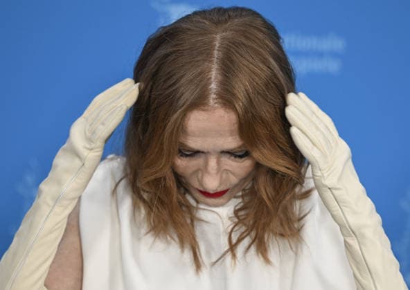 76. Berlinale, Die Blutgräfin Photocall 76th Berlin International Film Festival BERLIN, GERMANY - FEBRUARY 16: French actor Isabelle Huppert of the film Die Blutgraefin (The Blood Countess) poses for the press during the 76th International Berlin Film Festival (Berlinale) in Berlin, Germany on February 16, 2026. Halil Sagirkaya Anadolu Berlin Germany. Editorial use only. Please get in touch for any other usage.  Copyright: x2026xAnadoluxHalilxSagirkayax
