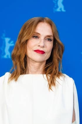 76. Berlinale, Die Blutgräfin Photocall Photocall forThe Blood Countess , Grand Hyatt Berlin, Berlin, Germany Isabelle Huppert poses at the Photocall forThe Blood Countess during Berlinale (Berlin Film Festival) at Grand Hyatt Berlin, Berlin, , Germany on 16 February 2026., Credit:Julie Edwards Avalon  Copyright: xJuliexEdwardsx xAvalonx 1075559258