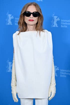 76. Berlinale, Die Blutgräfin Photocall 76th Berlin Film Festival Photocall The Blood Countess Isabelle Huppert attending the photocall of the movie The Blood Countess during 76th Berlin International Film Festival in Berlin, Germany on 16 February 2026. Photo by Julien Reynaud APS-Medias ABACAPRESS.COM Berlin  Copyright: xReynaudxJulien APS-Medias ABACAx