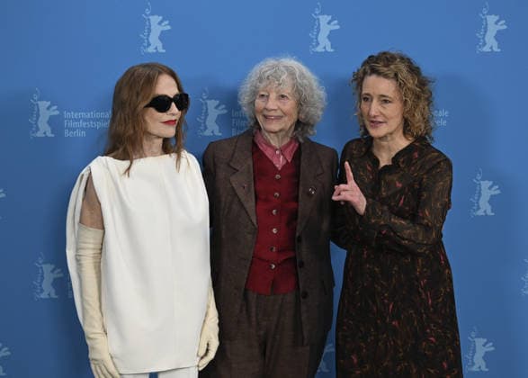 76th Berlin International Film Festival BERLIN, GERMANY – FEBRUARY 16: French actress Isabelle Huppert (L), German director Ulrike Ottinger (C) and Berlinale Festival Director Tricia Tuttle (R) pose for photographers during the 76th Berlin International Film Festival (Berlinale) in Berlin, Germany, on February 16, 2026. Halil Sagirkaya Anadolu Berlin Germany. Editorial use only. Please get in touch for any other usage.  Copyright: x2026xAnadoluxHalilxSagirkayax