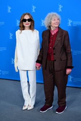 Isabelle Huppert et Ulrike Ottinger au photocall The Blood Countess lors de la 76ème édition du festival international du film de Berlin La Berlinale 2026 , le 16 février 2026 Romain Doucelin Besitmage The Die Blutgräfin The Blood Countess photocall during the 76th Berlinale International Film Festival Berlin at Gret Hyatt Hotel on February 16, 2026 in Berlin, Germany Berlin Allemagne  Copyright: xRomainxDoucelinx xBestimagexRomainxDoucelinx xBestimagex