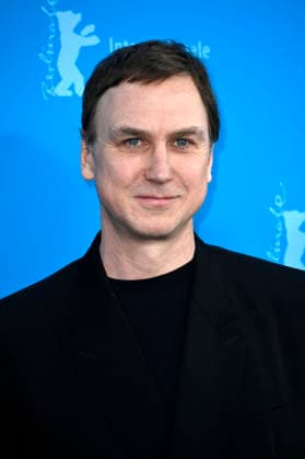 Lars Eidinger beim Photocall zum Kinofilm Die Blutgräfin The Blood Countess auf der Berlinale 2026 76. Internationale Filmfestspiele Berlin im Hotel Grand Hyatt. Berlin, 16.02.2026