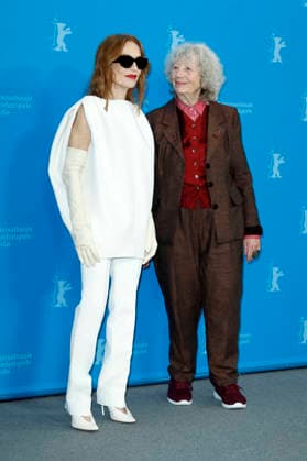 Isabelle Huppert und Ulrike Ottinger beim Photocall zum Kinofilm Die Blutgräfin The Blood Countess auf der Berlinale 2026 76. Internationale Filmfestspiele Berlin im Hotel Grand Hyatt. Berlin, 16.02.2026