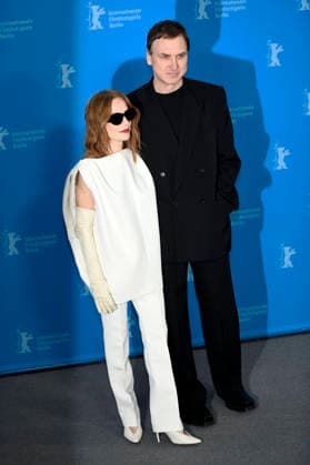 Isabelle Huppert und Lars Eidinger beim Photocall zum Kinofilm Die Blutgräfin The Blood Countess auf der Berlinale 2026 76. Internationale Filmfestspiele Berlin im Hotel Grand Hyatt. Berlin, 16.02.2026