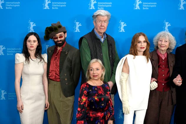 Maresi Riegner, Tom Neuwirth, ChrisTine Urspruch, Marco Lorenzini, Isabelle Huppert und Ulrike Ottinger beim Photocall zum Kinofilm Die Blutgräfin The Blood Countess auf der Berlinale 2026 76. Internationale Filmfestspiele Berlin im Hotel Grand Hyatt. Berlin, 16.02.2026