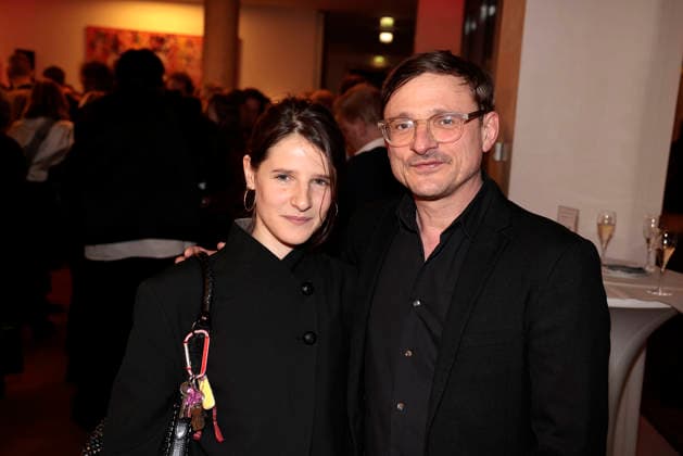 Florian Lukas und seine Tochter Fiona Lukas bei der Verleihung vom Ritterorden fuer Kunst und Literatur im Rahmen der Berlinale Soiree Francaise du Cinema in der Franzoesischen Botschaft am 16.02.2026 in Berlin Berlinale Soiree Francaise 2026- Verleihung vom Chevalier Orden