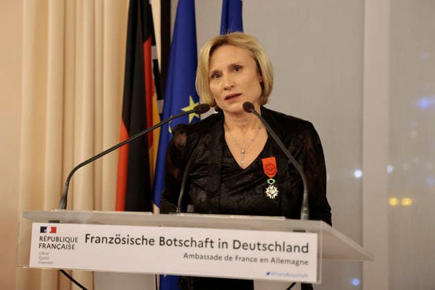 Preistraegerin Daniela Elstner (Unifrance-Geschaeftsfuehrerin) bei der Verleihung vom Ritterorden fuer Kunst und Literatur im Rahmen der Berlinale Soiree Francaise du Cinema in der Franzoesischen Botschaft am 16.02.2026 in Berlin Berlinale Soiree Francaise 2026- Verleihung vom Chevalier Orden