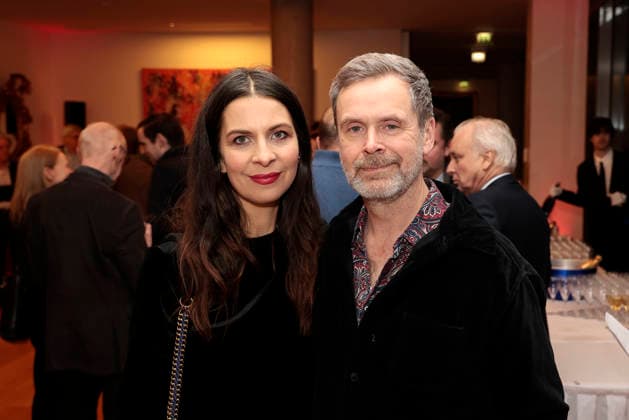 Theresa Kronthaler und Matthias Matschke bei der Verleihung vom Ritterorden fuer Kunst und Literatur im Rahmen der Berlinale Soiree Francaise du Cinema in der Franzoesischen Botschaft am 16.02.2026 in Berlin Berlinale Soiree Francaise 2026- Verleihung vom Chevalier Orden