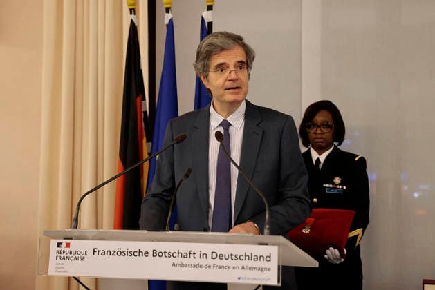 Francois Delattre, der franzoesische Botschafter bei der Verleihung vom Ritterorden fuer Kunst und Literatur im Rahmen der Berlinale Soiree Francaise du Cinema in der Franzoesischen Botschaft am 16.02.2026 in Berlin Berlinale Soiree Francaise 2026- Verleihung vom Chevalier Orden