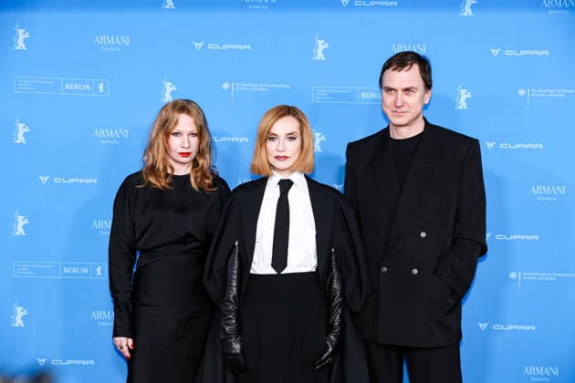 Berlin Berlinale, 76. internationale Filmfestspiele Berlin 2026 Photo Call DIE BLUTGRAEFIN (THE BLOOD COUNTESS) Birgit Minichmayr (Schauspielerin Actor) Isabelle Huppert (Schauspielerin Actor) mitte Lars Eidinger (Schauspieler Actor) Berlinale, 76. internationale Filmfestspiele Berlin 2026, 16.02.2026 Copyright: xEibner-Pressefoto RogerxBuerkex EP_RBE